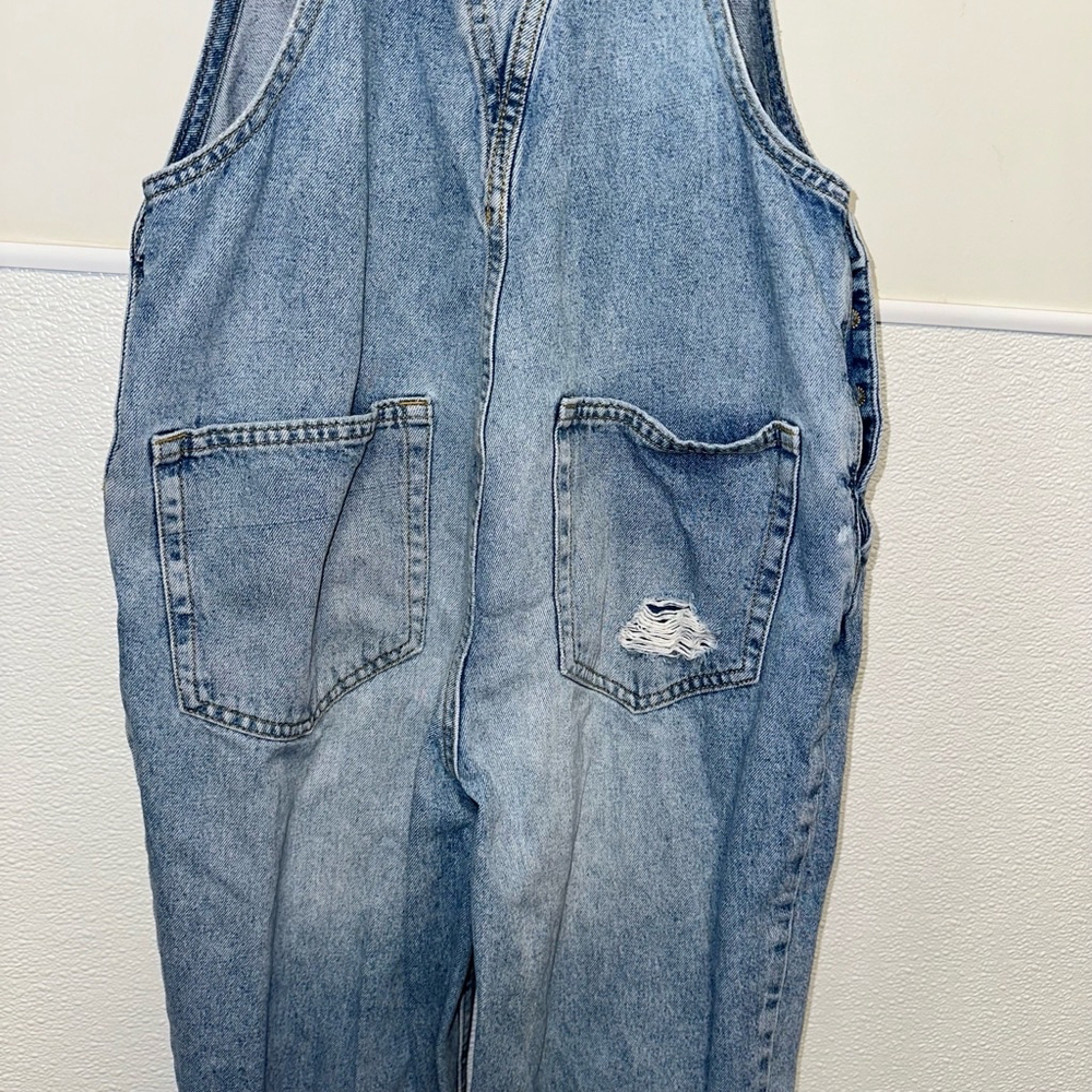 Women's Divided H&M Denim distressed Light Wash Overalls Size 4 Blue - Picture 10 of 11